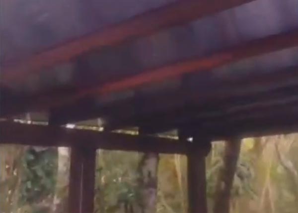 Acabamento do telhado do Quiosque da Rampa