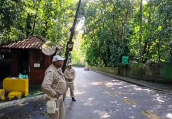 Organização do trânsito na estrada das Canoas e na rampa da Pedra Bonita