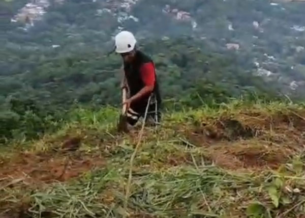 Retirada de vegetação na decolagem de parapente