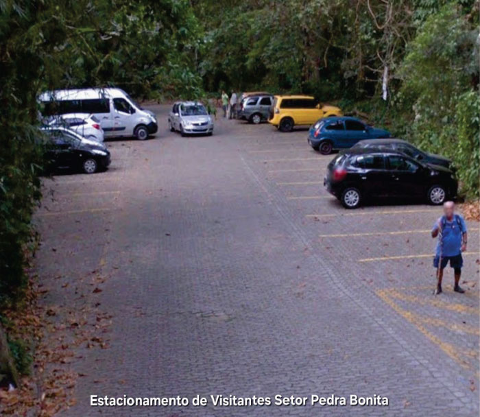 Estacionamento de visitantes na Pedra Bonita