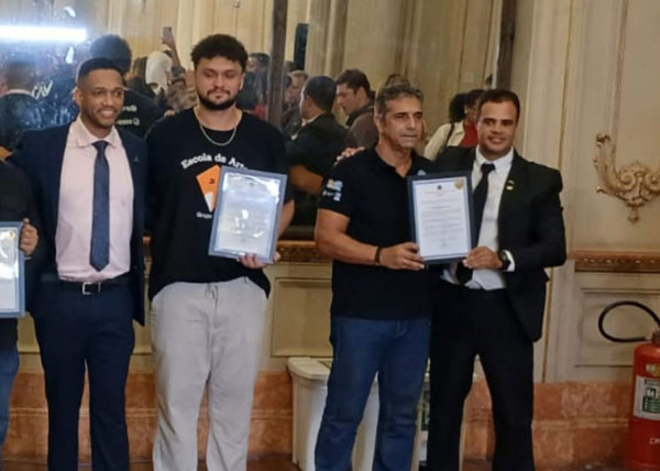 Presidente do CSCVL recebe Moção de Congratulações na Câmara do Rio